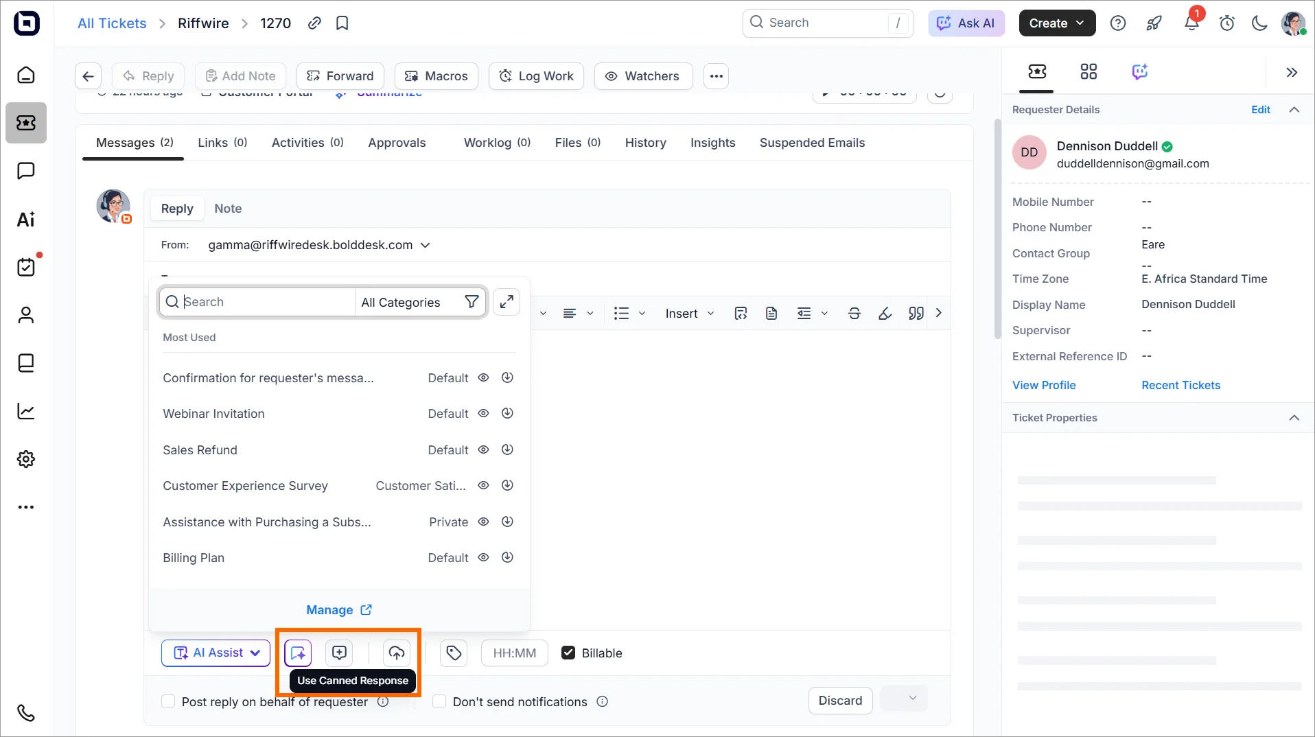 BoldDesk agent inserting a canned response into a ticket reply.